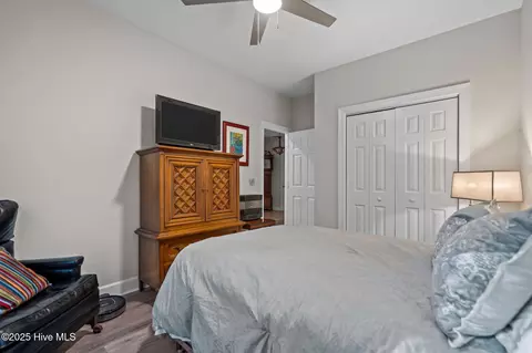 Bedroom - 109 E Sanderling Cir, Hampstead, NC 28443 photo 5 of 5