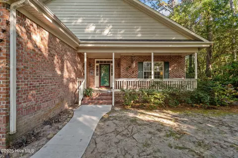 Exterior - 109 E Sanderling Cir, Hampstead, NC 28443 photo 3 of 11