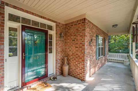 Exterior - 109 E Sanderling Cir, Hampstead, NC 28443 photo 6 of 11