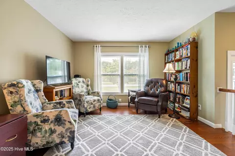 Living - 151 Olde Point Rd, Hampstead, NC 28443 photo 1 of 3