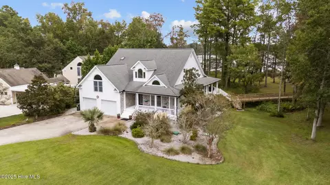 127 Spinnaker Ln, Havelock, NC 28532
