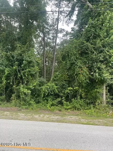 7 8 River Rd, Washington, NC 27889