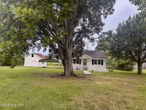 8061 W 74 Hwy W, Pembroke, NC 28372