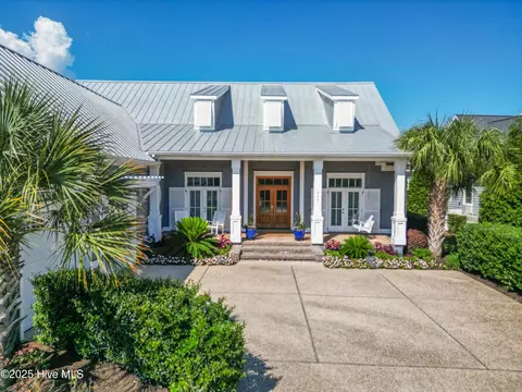 517 Moss Tree Dr, Wilmington, NC 28405