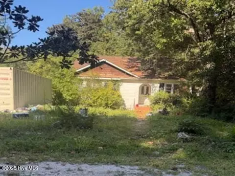 136 S Loy Ave, Jacksonville, NC 28540