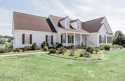 1565 Glen Eagles Ct, Nashville, NC 27856