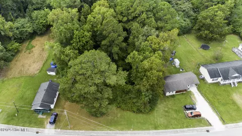 370 Bell Fork Rd, Jacksonville, NC 28540