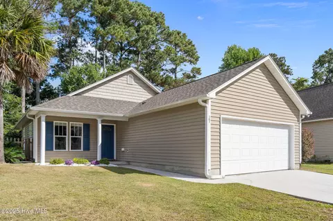 101 Southern Magnolia Ct, Hampstead, NC 28443