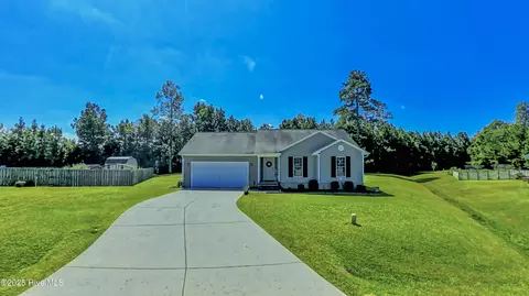 405 Bret Ct, Jacksonville, NC 28540