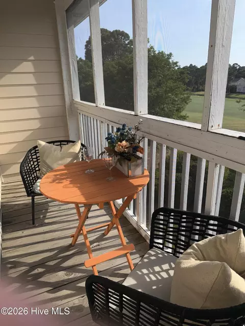 3350 Club Villas Dr #806, Southport, NC 28461