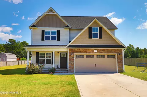 107 Peletier Shores Dr, Peletier, NC 28584