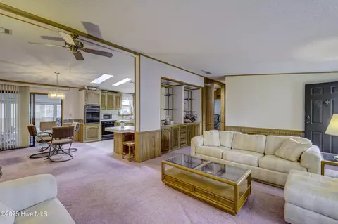 609 Outrigger Ct, Hampstead, NC 28443 photo 5