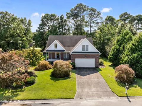 301 Foxwood Ln, Wilmington, NC 28409
