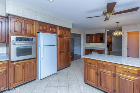 Kitchen - 2 Parson Rd, Pinehurst, NC 28374 photo 3 of 4