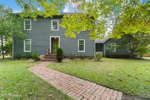 2011 Williamson Dr, New Bern, NC 28562