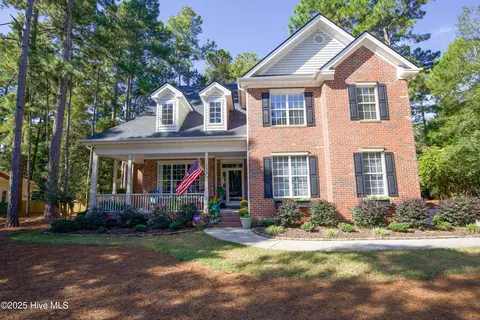 175 Tamarisk Ln, Pinehurst, NC 28374