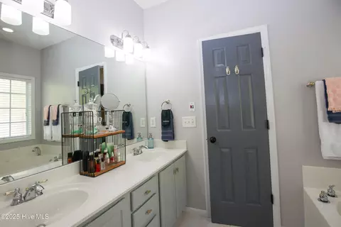 Bath - 175 Tamarisk Ln, Pinehurst, NC 28374 photo 3 of 8