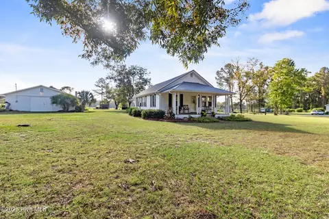 3763 Bell Williams Rd, Currie, NC 28435