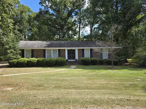 106 Pony Cir NW, Pikeville, NC 27863