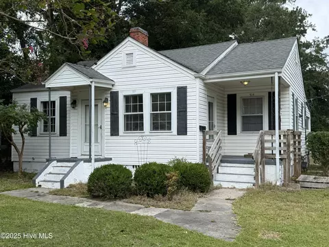 514 National Court Dr, New Bern, NC 28560