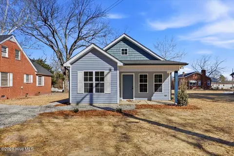 404 W James St, La Grange, NC 28551