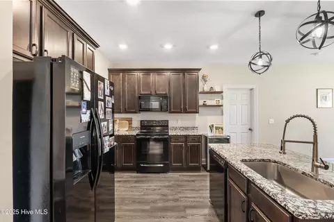 146 Devonshire Ave W, West End, NC 27376 photo 11