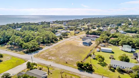 151 Barbee St, Harkers Island, NC 28531