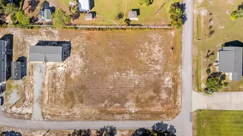 159 Barbee St, Harkers Island, NC 28531
