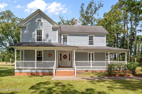18981 Us 264 Hwy E, Pinetown, NC 27865