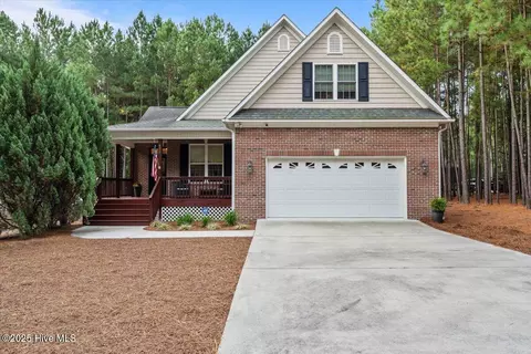 533 Moss Pink Dr, Vass, NC 28394