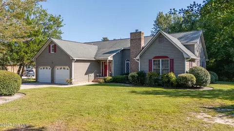 103 Laurel Ln, Newport, NC 28570