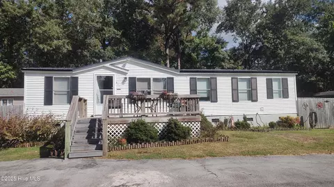 110 Quail Point Dr, Hubert, NC 28539 photo 2