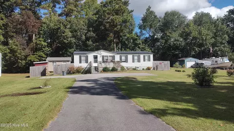 110 Quail Point Dr, Hubert, NC 28539 photo 3
