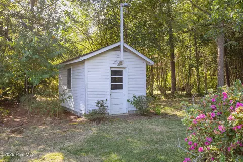 Exterior - 611 E 2nd St, Kenly, NC 27542 photo 5 of 6