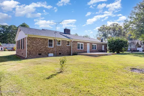 Exterior - 611 E 2nd St, Kenly, NC 27542 photo 6 of 6