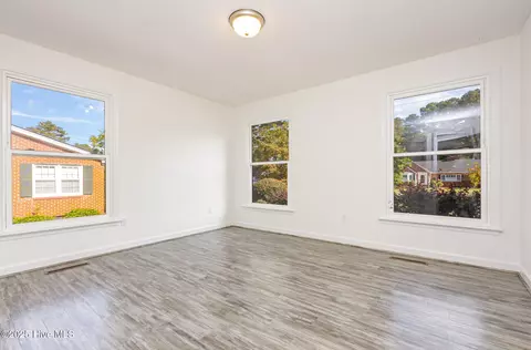 Living - 611 E 2nd St, Kenly, NC 27542 photo 6 of 7
