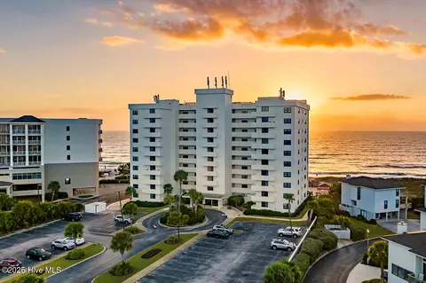 1704 N Lumina Ave #8-B, Wrightsville Beach, NC 28480