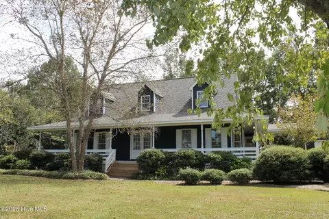 180 N Lakes Dr, Whiteville, NC 28472