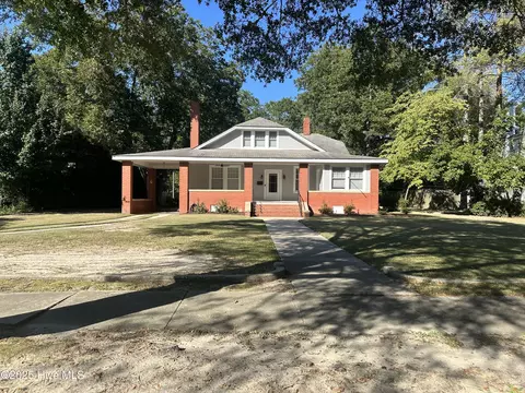 330 Mcrae St, Laurinburg, NC 28352