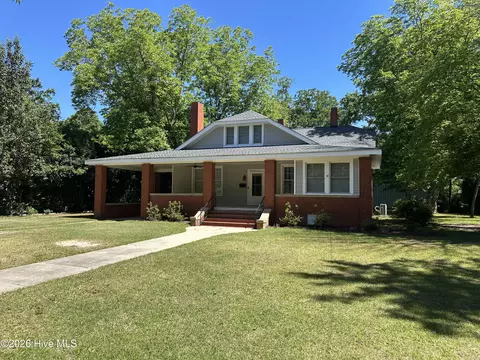 330 Mcrae St, Laurinburg, NC 28352
