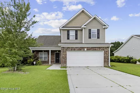 221 Silver Hills Dr, Jacksonville, NC 28546