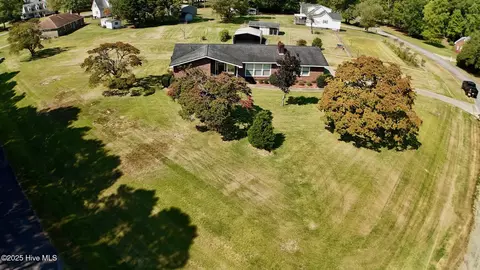 100 Cedar St, Dudley, NC 28333