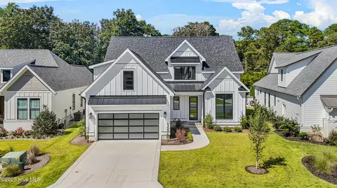 8261 Winding Creek Cir, Wilmington, NC 28411