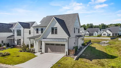 636 Waterstone Dr, Wilmington, NC 28411