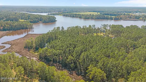105 Sumter Ct, Havelock, NC 28532