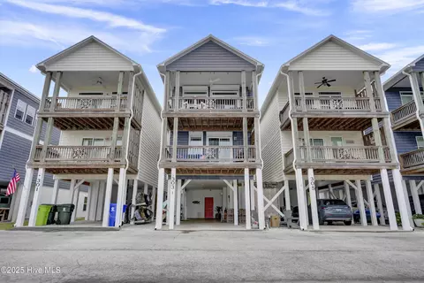 303 Vesta Ct, Surf City, NC 28445