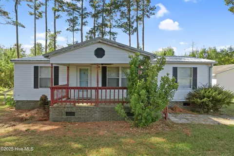 594 Glenwood Trl, Whiteville, NC 28472
