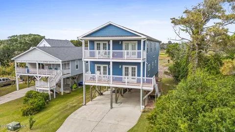 2216 E Pelican Dr, Oak Island, NC 28465