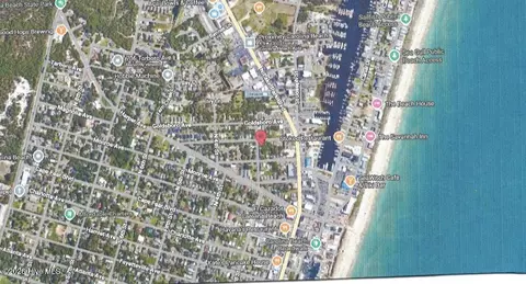 404 N Third St, Carolina Beach, NC 28428