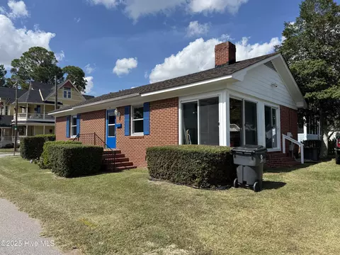 203 E Grubb St, Hertford, NC 27944